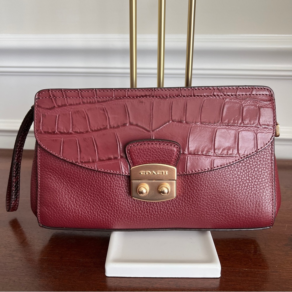 Coach Wristlet Clutch Crocodile-Embossed Leather Wine Preloved